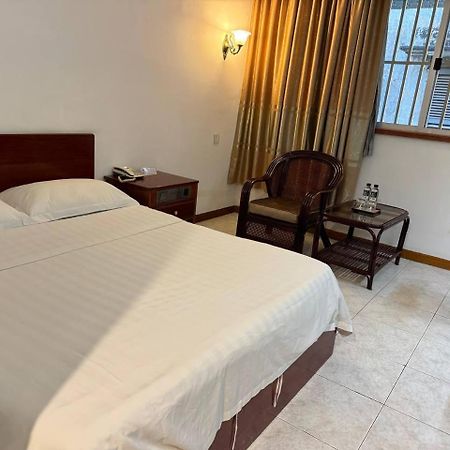 Chung Hsin Hotel 中信酒店 Пномпень Экстерьер фото